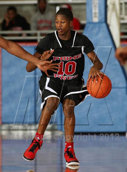 Thumbnail 3 in Prime Prep vs. Carroll (Thanksgiving Hoopfest) photogallery.