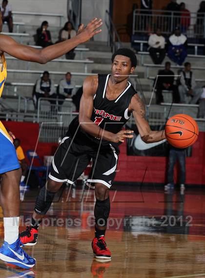 Thumbnail 3 in Prime Prep vs. Carroll (Thanksgiving Hoopfest) photogallery.