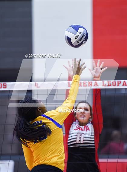 Thumbnail 1 in La Vega @ Lorena photogallery.