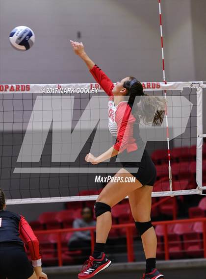 Thumbnail 2 in La Vega @ Lorena photogallery.