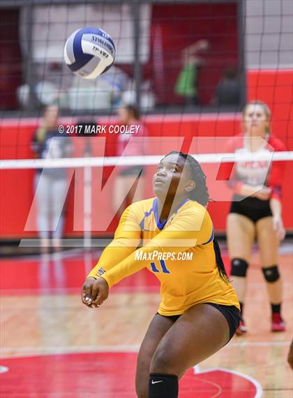 Thumbnail 2 in La Vega @ Lorena photogallery.