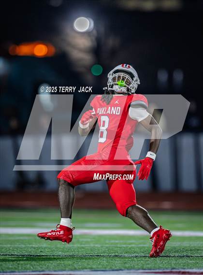 Thumbnail 3 in Green Hill vs. Oakland (TSSAA DIV 1 Class 6A Round 3) photogallery.