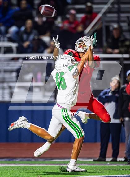 Thumbnail 3 in Green Hill vs. Oakland (TSSAA DIV 1 Class 6A Round 3) photogallery.