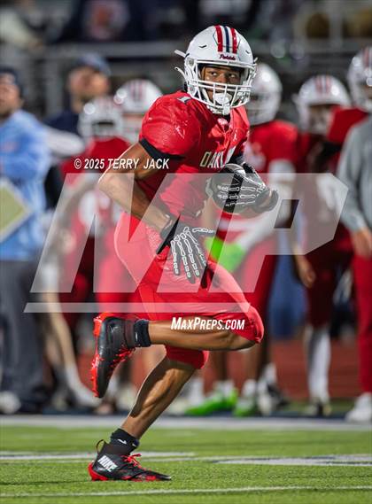 Thumbnail 3 in Green Hill vs. Oakland (TSSAA DIV 1 Class 6A Round 3) photogallery.