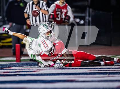 Thumbnail 1 in Green Hill vs. Oakland (TSSAA DIV 1 Class 6A Round 3) photogallery.