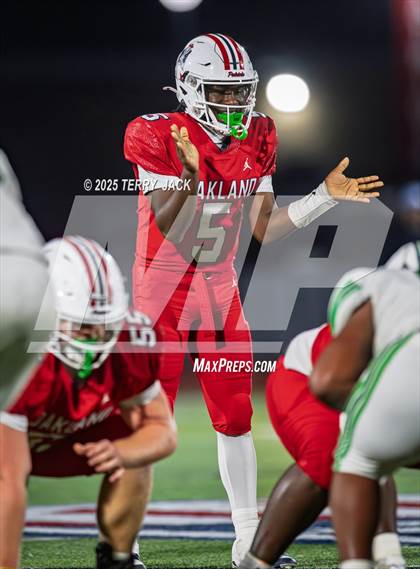 Thumbnail 3 in Green Hill vs. Oakland (TSSAA DIV 1 Class 6A Round 3) photogallery.