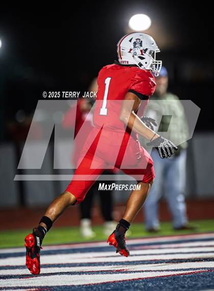 Thumbnail 3 in Green Hill vs. Oakland (TSSAA DIV 1 Class 6A Round 3) photogallery.