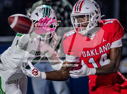 Thumbnail 2 in Green Hill vs. Oakland (TSSAA DIV 1 Class 6A Round 3) photogallery.