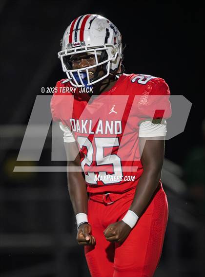 Thumbnail 2 in Green Hill vs. Oakland (TSSAA DIV 1 Class 6A Round 3) photogallery.