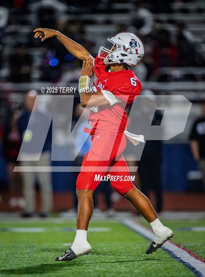 Thumbnail 1 in Green Hill vs. Oakland (TSSAA DIV 1 Class 6A Round 3) photogallery.