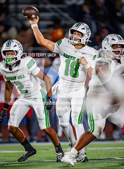 Thumbnail 2 in Green Hill vs. Oakland (TSSAA DIV 1 Class 6A Round 3) photogallery.