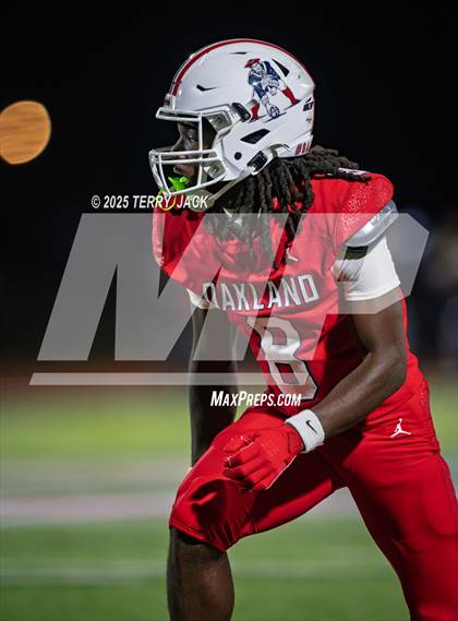 Thumbnail 3 in Green Hill vs. Oakland (TSSAA DIV 1 Class 6A Round 3) photogallery.