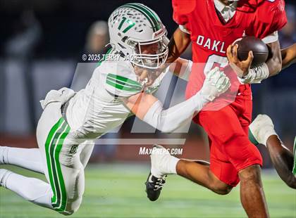 Thumbnail 3 in Green Hill vs. Oakland (TSSAA DIV 1 Class 6A Round 3) photogallery.