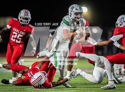 Thumbnail 3 in Green Hill vs. Oakland (TSSAA DIV 1 Class 6A Round 3) photogallery.