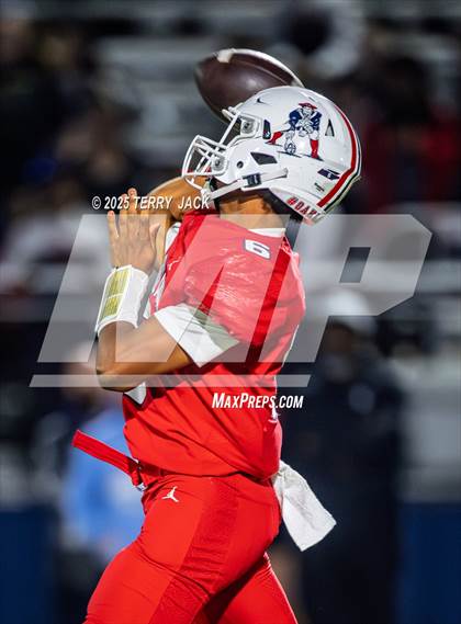 Thumbnail 3 in Green Hill vs. Oakland (TSSAA DIV 1 Class 6A Round 3) photogallery.