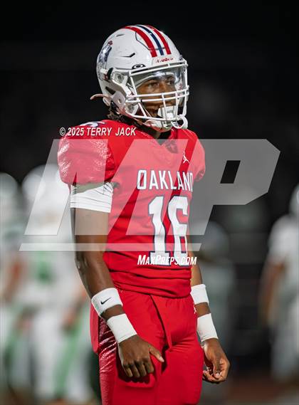 Thumbnail 3 in Green Hill vs. Oakland (TSSAA DIV 1 Class 6A Round 3) photogallery.