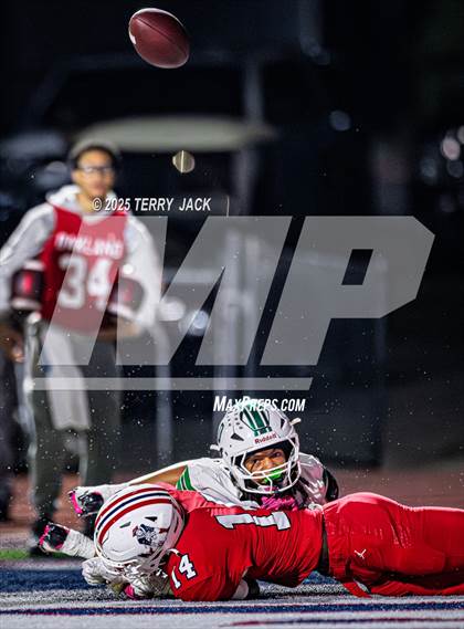 Thumbnail 2 in Green Hill vs. Oakland (TSSAA DIV 1 Class 6A Round 3) photogallery.