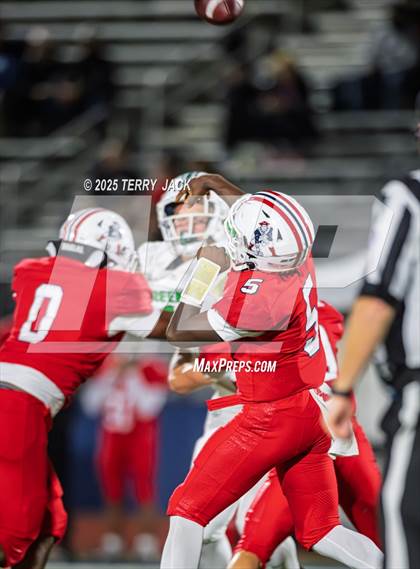 Thumbnail 3 in Green Hill vs. Oakland (TSSAA DIV 1 Class 6A Round 3) photogallery.