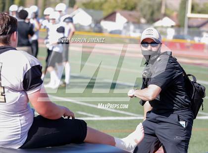 Thumbnail 3 in JV: Simi Valley vs. Oak Park photogallery.