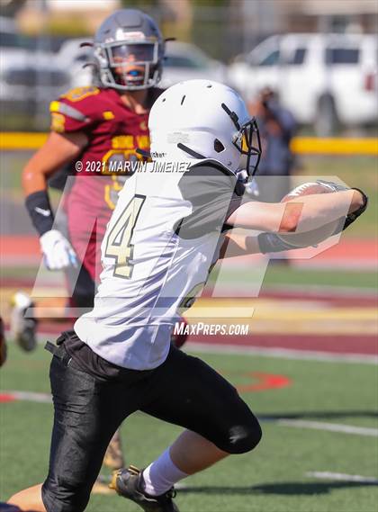 Thumbnail 3 in JV: Simi Valley vs. Oak Park photogallery.