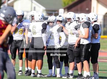 Thumbnail 2 in JV: Simi Valley vs. Oak Park photogallery.
