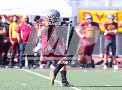 Thumbnail 2 in JV: Simi Valley vs. Oak Park photogallery.