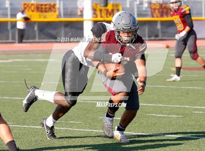 Thumbnail 1 in JV: Simi Valley vs. Oak Park photogallery.