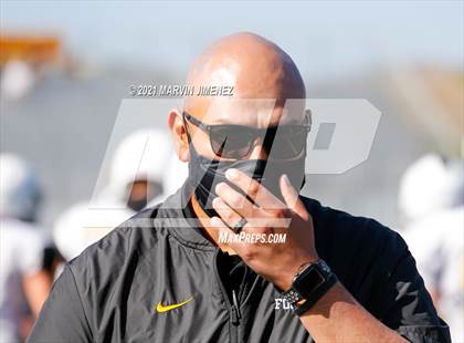 Thumbnail 3 in JV: Simi Valley vs. Oak Park photogallery.