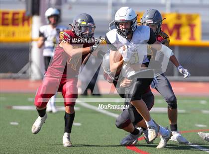 Thumbnail 3 in JV: Simi Valley vs. Oak Park photogallery.