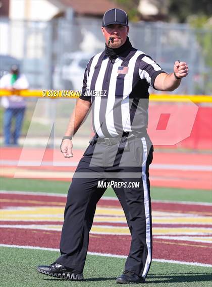 Thumbnail 3 in JV: Simi Valley vs. Oak Park photogallery.
