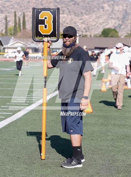 Thumbnail 3 in JV: Simi Valley vs. Oak Park photogallery.
