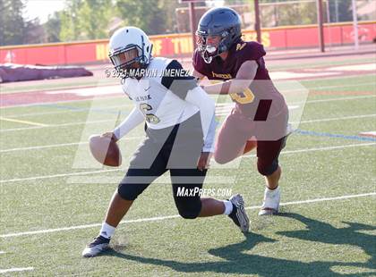 Thumbnail 1 in JV: Simi Valley vs. Oak Park photogallery.