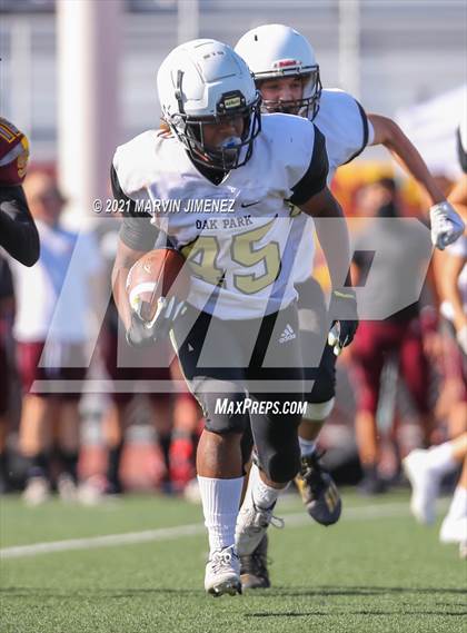 Thumbnail 3 in JV: Simi Valley vs. Oak Park photogallery.