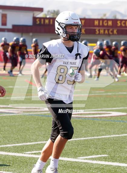 Thumbnail 2 in JV: Simi Valley vs. Oak Park photogallery.