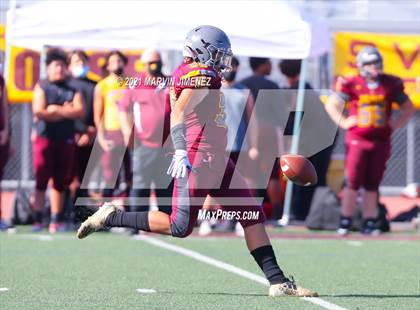 Thumbnail 1 in JV: Simi Valley vs. Oak Park photogallery.