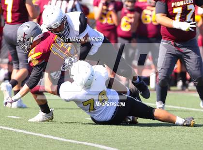 Thumbnail 2 in JV: Simi Valley vs. Oak Park photogallery.