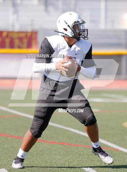 Thumbnail 1 in JV: Simi Valley vs. Oak Park photogallery.