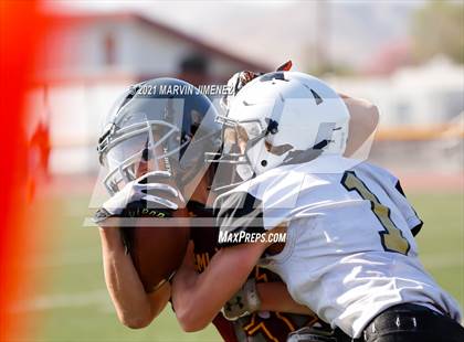 Thumbnail 2 in JV: Simi Valley vs. Oak Park photogallery.