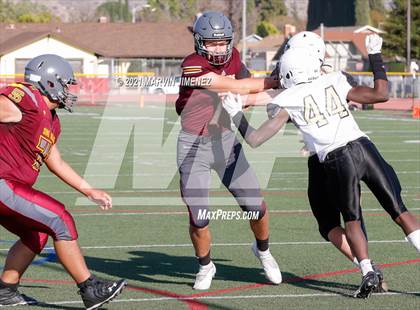 Thumbnail 3 in JV: Simi Valley vs. Oak Park photogallery.