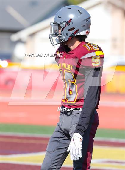 Thumbnail 3 in JV: Simi Valley vs. Oak Park photogallery.