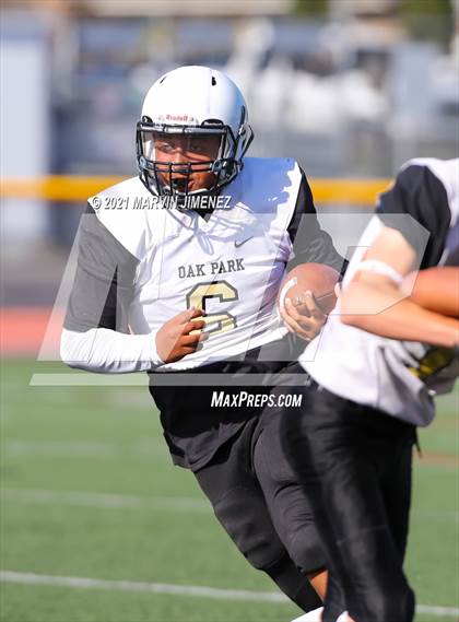 Thumbnail 1 in JV: Simi Valley vs. Oak Park photogallery.