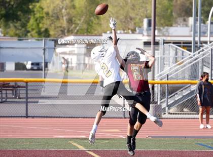 Thumbnail 1 in JV: Simi Valley vs. Oak Park photogallery.