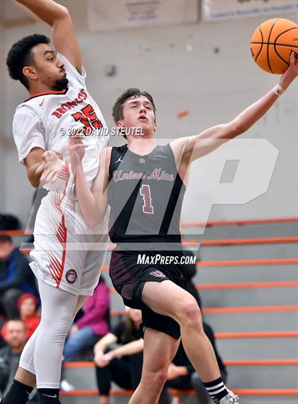 Thumbnail 2 in Union Mine vs. Bella Vista (Tiger Classic) photogallery.