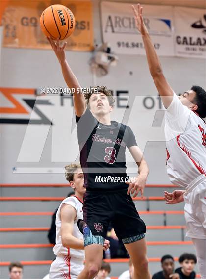 Thumbnail 3 in Union Mine vs. Bella Vista (Tiger Classic) photogallery.
