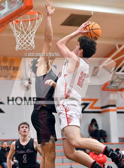 Thumbnail 1 in Union Mine vs. Bella Vista (Tiger Classic) photogallery.