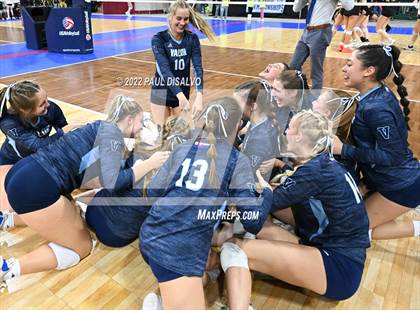 Thumbnail 2 in Valor Christian vs. Rock Canyon (CHSAA 5A State Final) photogallery.