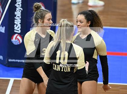 Thumbnail 3 in Valor Christian vs. Rock Canyon (CHSAA 5A State Final) photogallery.