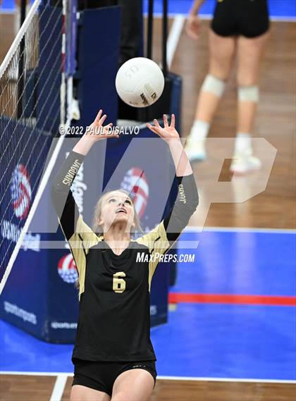 Thumbnail 1 in Valor Christian vs. Rock Canyon (CHSAA 5A State Final) photogallery.