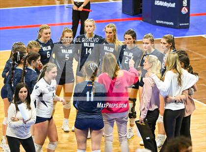 Thumbnail 2 in Valor Christian vs. Rock Canyon (CHSAA 5A State Final) photogallery.