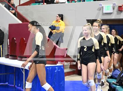 Thumbnail 3 in Valor Christian vs. Rock Canyon (CHSAA 5A State Final) photogallery.